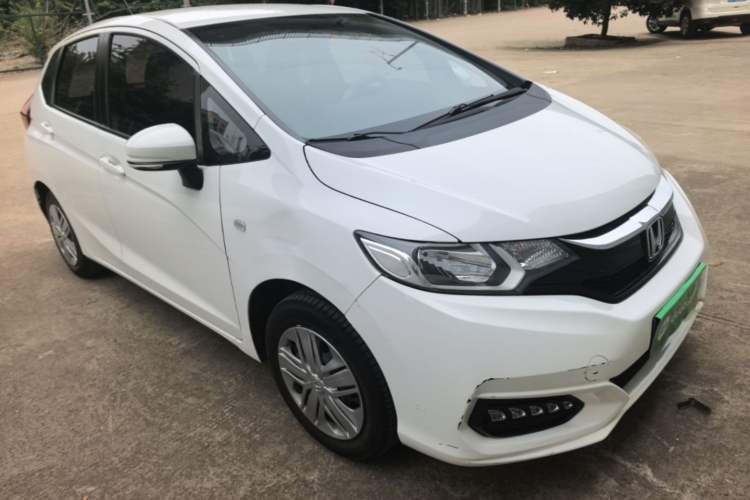 Used Honda Fit 2018 1.5L CVT Comfort Version Front Right 45 Deg