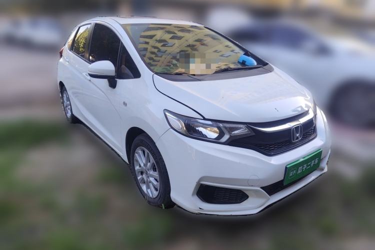 Used Honda Fit 2018 1.5L CVT Comfort Sunroof Version Front Right 45 Deg