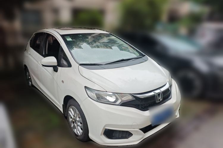 Used Honda Fit 2018 1.5L CVT Comfort Sunroof Version Front Right 45 Deg