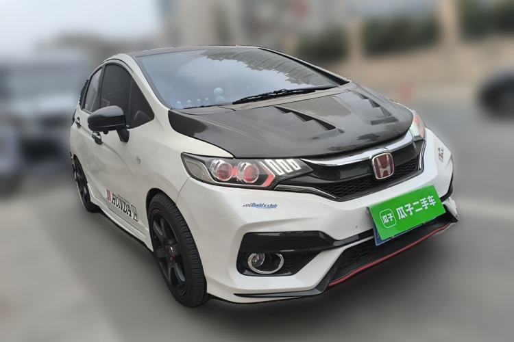 Used Honda Fit 2018 1.5L CVT Comfort Sunroof Version Front Right 45 Deg