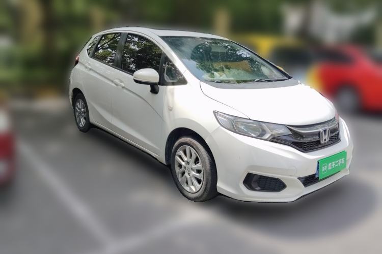 Used Honda Fit 2018 1.5L CVT Comfort Sunroof Version Front Right 45 Deg