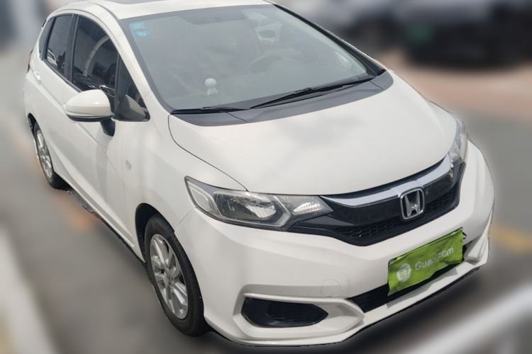 Used Honda Fit 2018 1.5L CVT Comfort Sunroof Version Front Right 45 Deg