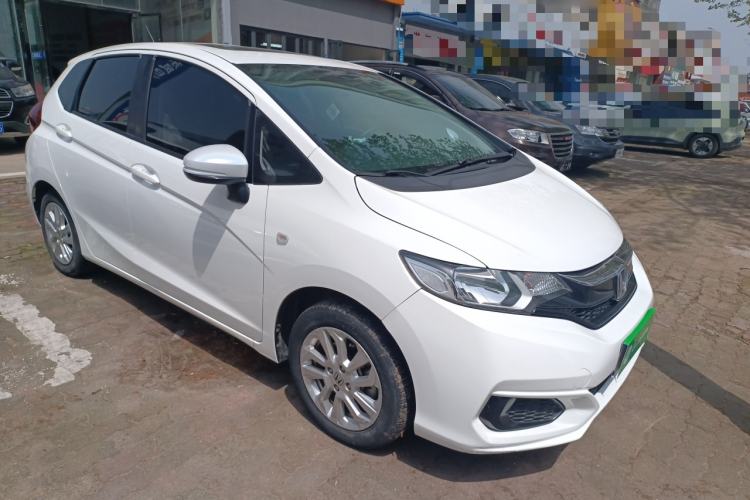 Used Honda Fit 2018 1.5L CVT Comfort Sunroof Version Front Right 45 Deg