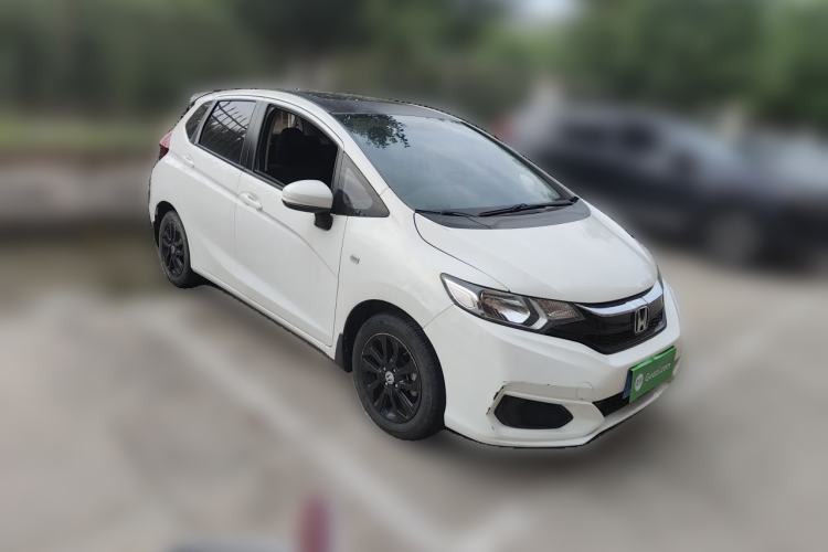 Used Honda Fit 2018 1.5L CVT Comfort Sunroof Version Front Right 45 Deg