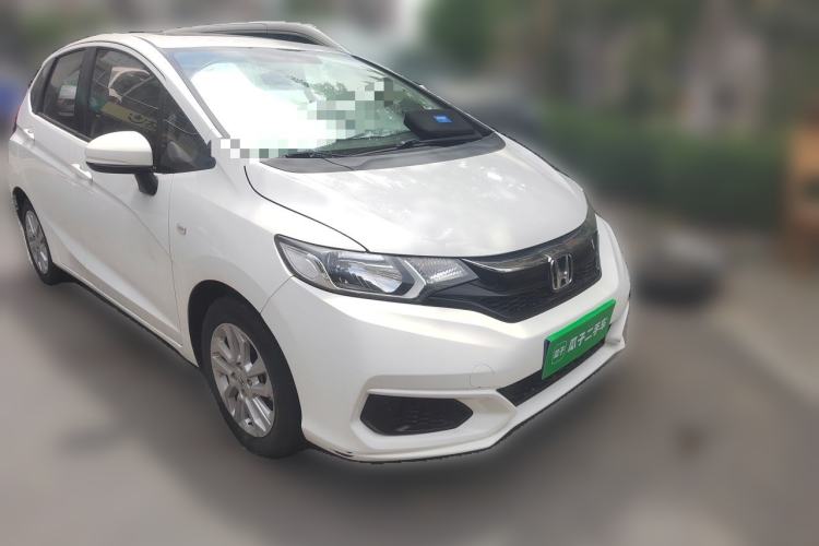 Used Honda Fit 2018 1.5L CVT Comfort Sunroof Version Front Right 45 Deg