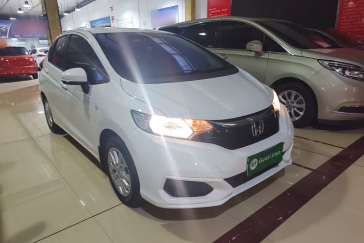 Used Honda Fit 2018 1.5L CVT Comfort Sunroof Version Front Right 45 Deg