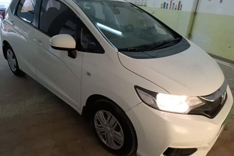 Used Honda Fit 2018 1.5L CVT Comfort Version Front Right 45 Deg