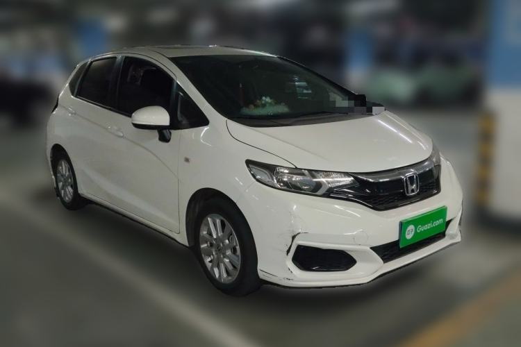 Used Honda Fit 2018 1.5L CVT Comfort Sunroof Version Front Right 45 Deg