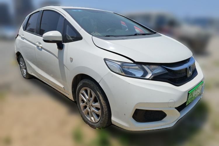Used Honda Fit 2018 1.5L CVT Comfort Sunroof Version Front Right 45 Deg