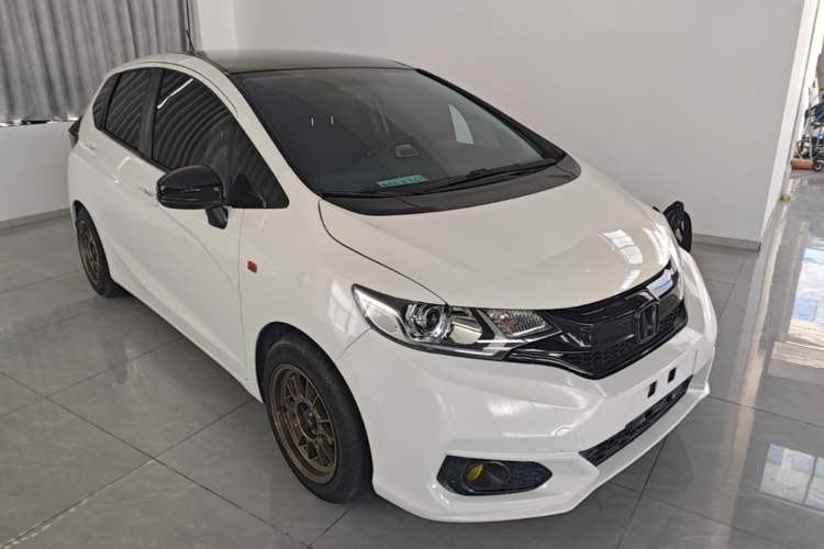 Used Honda Fit 2018 1.5L Manual Comfort Version Front Right 45 Deg