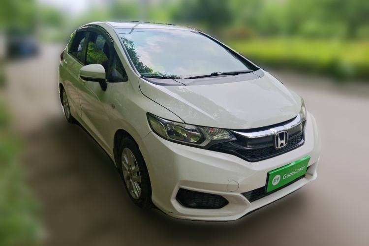 Used Honda Fit 2018 1.5L CVT Comfort Sunroof Version Front Right 45 Deg