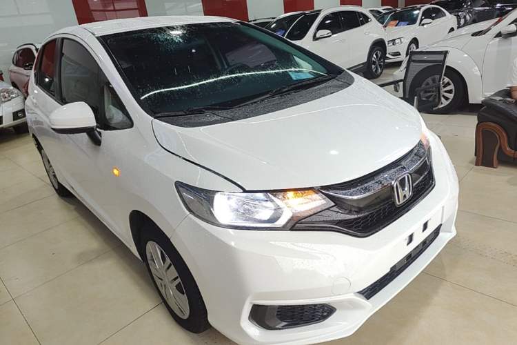 Used Honda Fit 2018 1.5L CVT Comfort Version Front Right 45 Deg