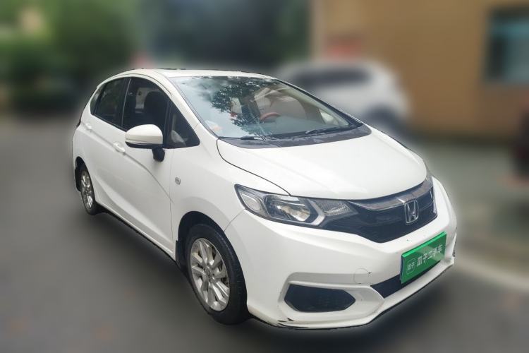 Used Honda Fit 2018 1.5L CVT Comfort Sunroof Version Front Right 45 Deg