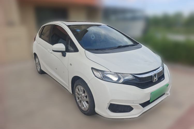 Used Honda Fit 2018 1.5L CVT Comfort Sunroof Version Front Right 45 Deg