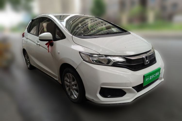 Used Honda Fit 2018 1.5L CVT Comfort Sunroof Version Front Right 45 Deg