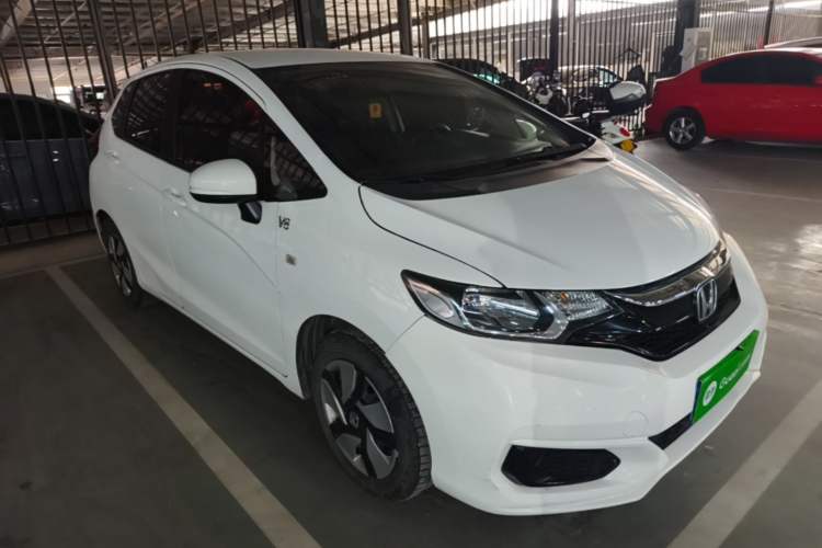 Used Honda Fit 2018 1.5L CVT Comfort Version Front Right 45 Deg