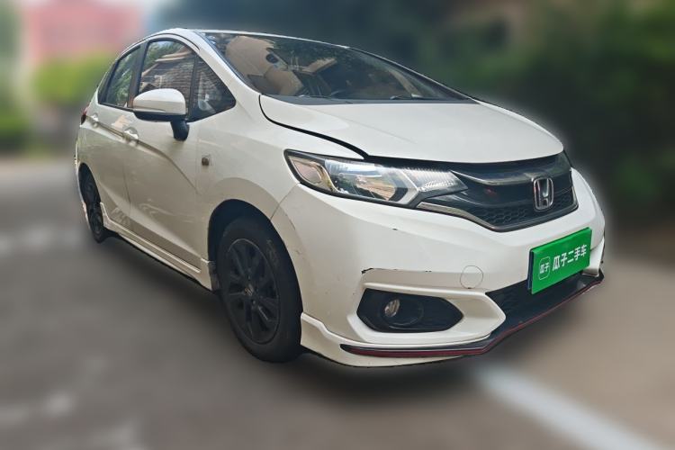 Used Honda Fit 2018 1.5L CVT Trendy Run+ Edition Front Right 45 Deg