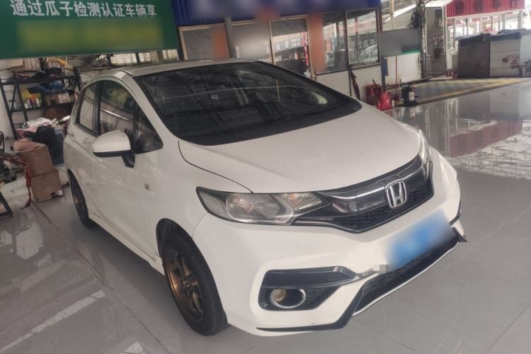 Used Honda Fit 2018 1.5L CVT Comfort Sunroof Version Front Right 45 Deg