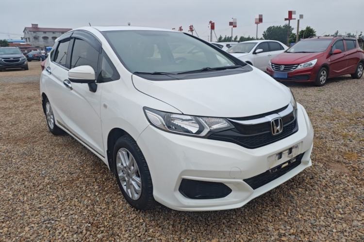 Used Honda Fit 2018 1.5L CVT Comfort Sunroof Version Front Right 45 Deg