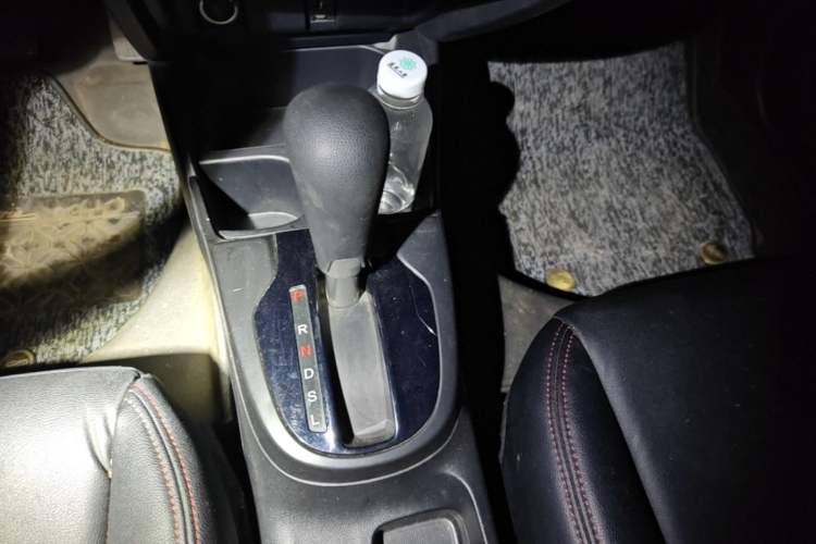 Used Honda Fit 2018 1.5L CVT Comfort Version Gear Lever