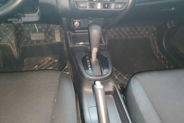 Used Honda Fit 2018 1.5L CVT Comfort Version Gear Lever