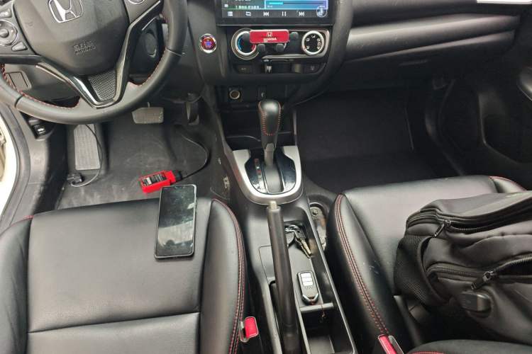 Used Honda Fit 2018 1.5L CVT Trendy Run+ Edition Gear Lever