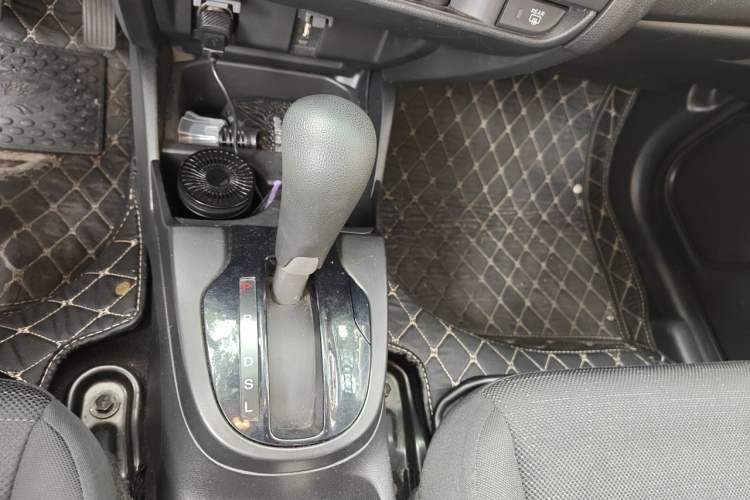 Used Honda Fit 2018 1.5L CVT Comfort Sunroof Version Gear Lever