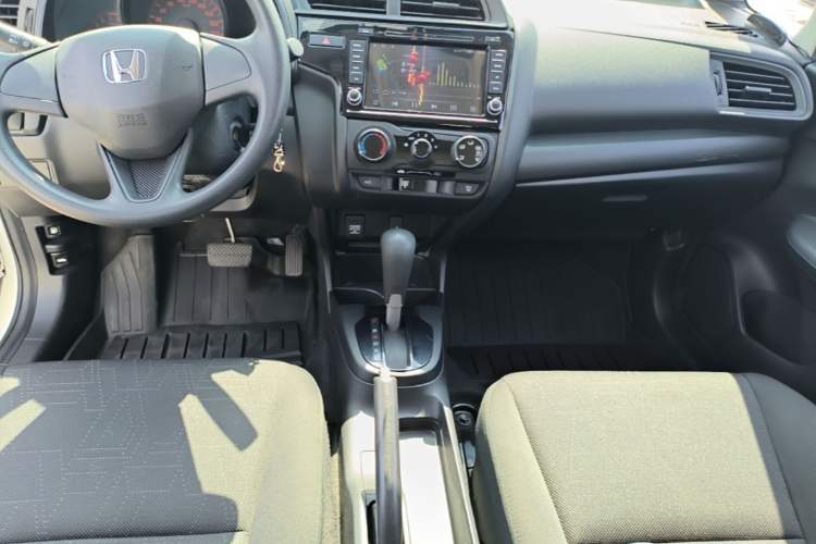 Used Honda Fit 2018 1.5L CVT Comfort Sunroof Version Gear Lever