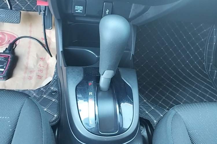 Used Honda Fit 2018 1.5L CVT Comfort Sunroof Version Gear Lever