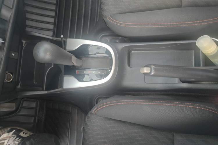 Used Honda Fit 2018 1.5L CVT Trendy Sports Edition Gear Lever