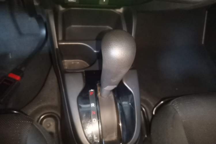 Used Honda Fit 2018 1.5L CVT Comfort Sunroof Version Gear Lever
