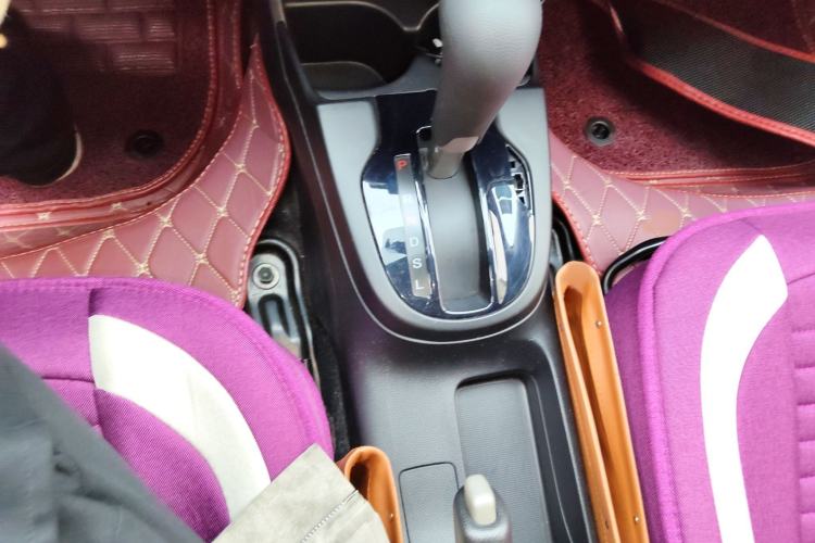 Used Honda Fit 2018 1.5L CVT Comfort Sunroof Version Gear Lever