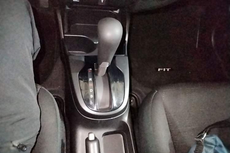 Used Honda Fit 2018 1.5L CVT Comfort Version Gear Lever