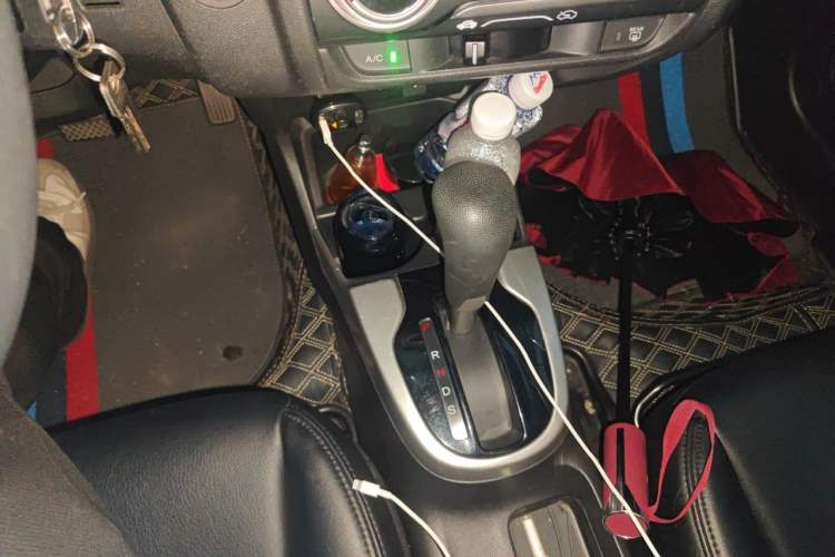 Used Honda Fit 2018 1.5L CVT Trendy Sports Edition Gear Lever