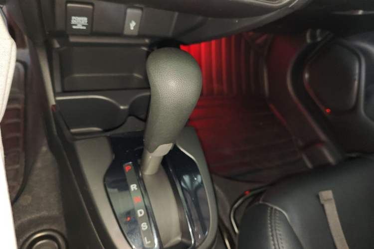 Used Honda Fit 2018 1.5L CVT Comfort Sunroof Version Gear Lever