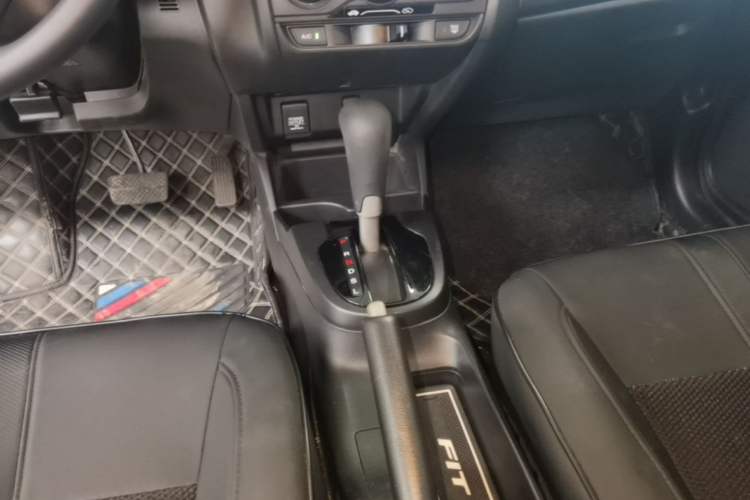 Used Honda Fit 2018 1.5L CVT Comfort Version Gear Lever