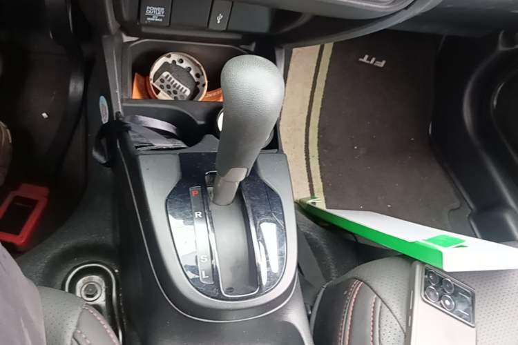 Used Honda Fit 2018 1.5L CVT Comfort Sunroof Version Gear Lever