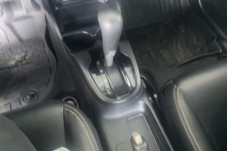 Used Honda Fit 2018 1.5L CVT Comfort Sunroof Version Gear Lever