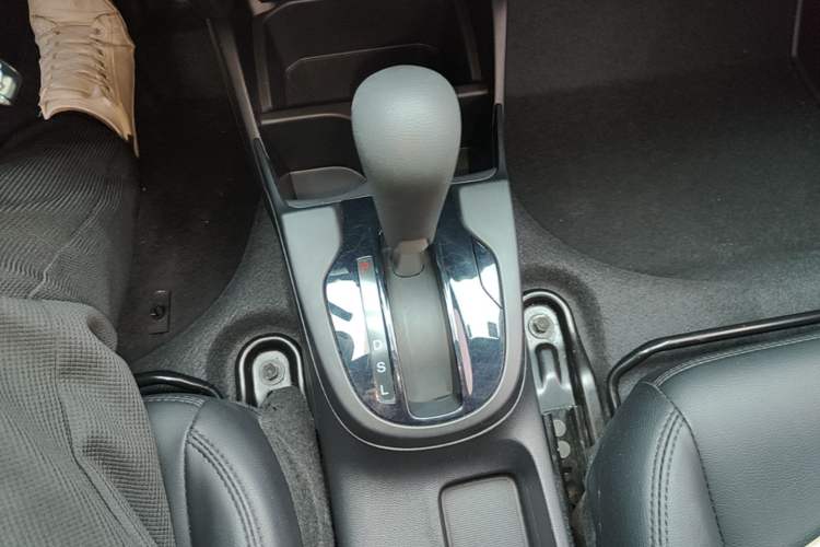 Used Honda Fit 2018 1.5L CVT Comfort Sunroof Version Gear Lever