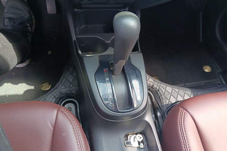 Used Honda Fit 2018 1.5L CVT Comfort Sunroof Version Gear Lever
