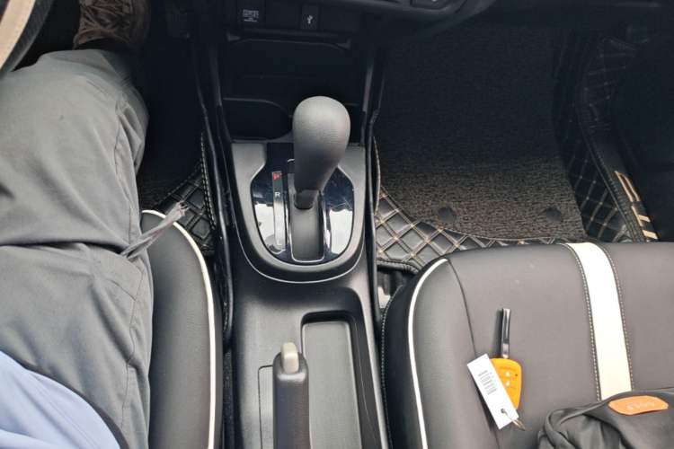 Used Honda Fit 2018 1.5L CVT Comfort Sunroof Version Gear Lever