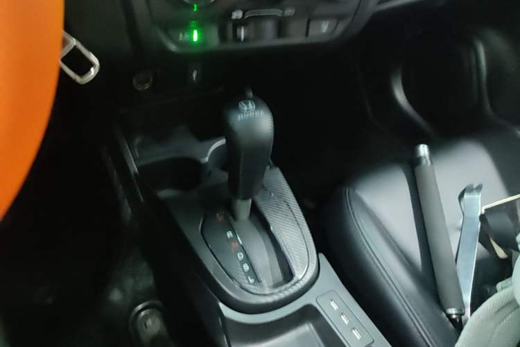 Used Honda Fit 2018 1.5L CVT Comfort Sunroof Version Gear Lever