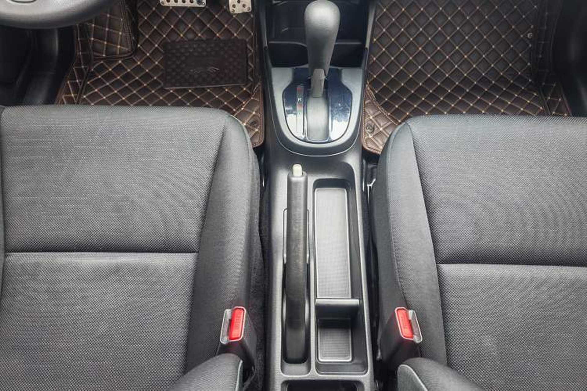 Used Honda Fit 2018 1.5L CVT Comfort Version Gear Lever