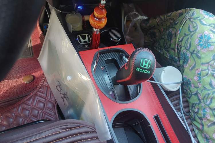 Used Honda Fit 2018 1.5L CVT Trendy Run+ Edition Gear Lever