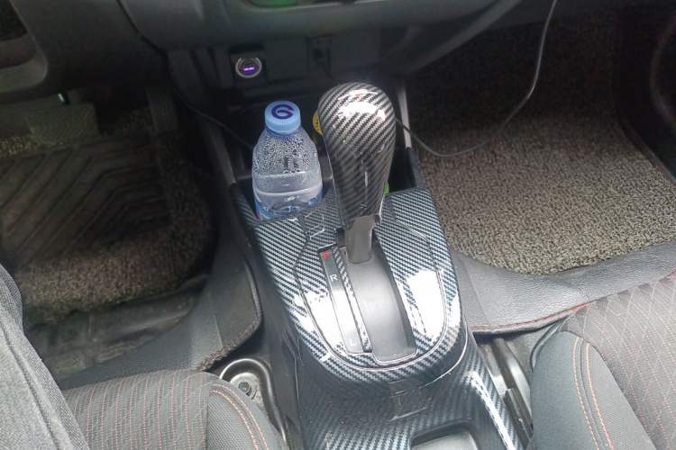 Used Honda Fit 2018 1.5L CVT Trendy Sports Edition Gear Lever
