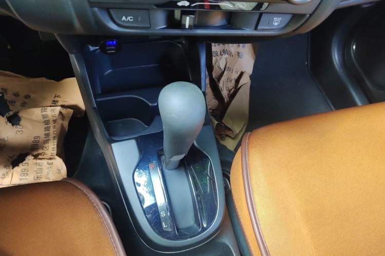 Used Honda Fit 2018 1.5L CVT Comfort Sunroof Version Gear Lever