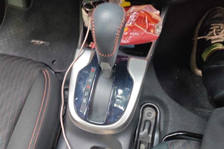 Used Honda Fit 2018 1.5L CVT Trendy Run+ Edition Gear Lever