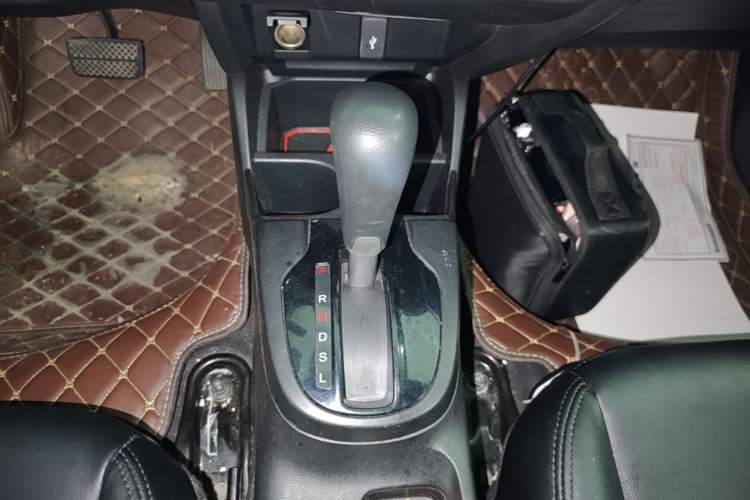 Used Honda Fit 2018 1.5L CVT Comfort Sunroof Version Gear Lever