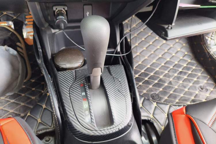 Used Honda Fit 2018 1.5L CVT Comfort Sunroof Version Gear Lever