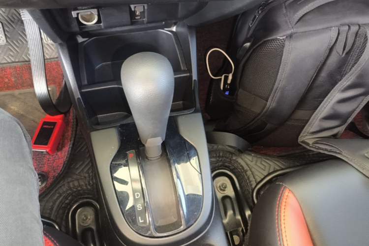 Used Honda Fit 2018 1.5L CVT Comfort Sunroof Version Gear Lever